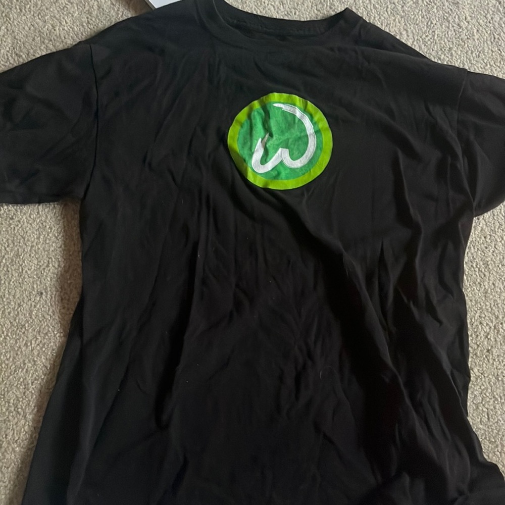 Wahlburgers black t-shirt